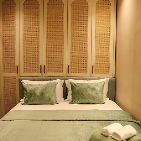 Apartment Iris 1 *