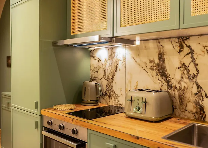 Appartement Iris 1 *